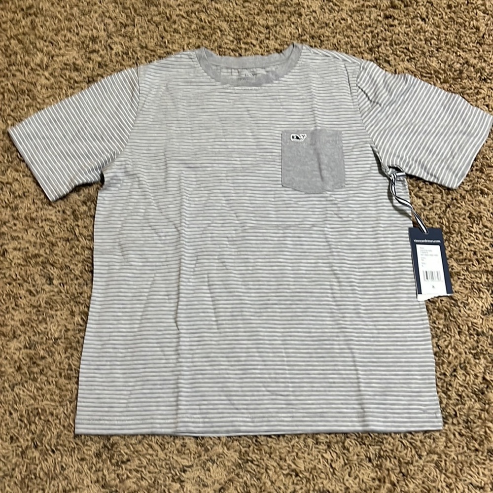 Vineyard Vines t-shirt